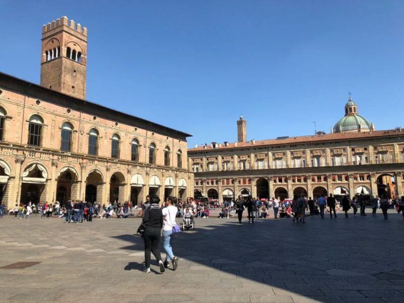 bologna-guided-architecture-walking-tour