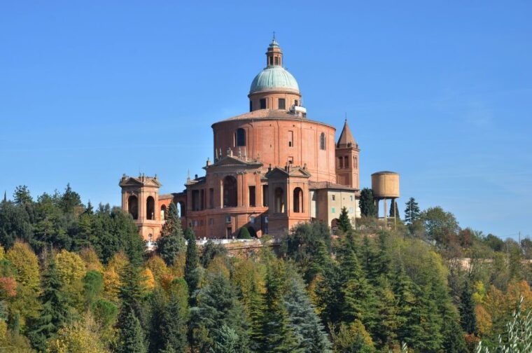 bologna-guided-architecture-walking-tour