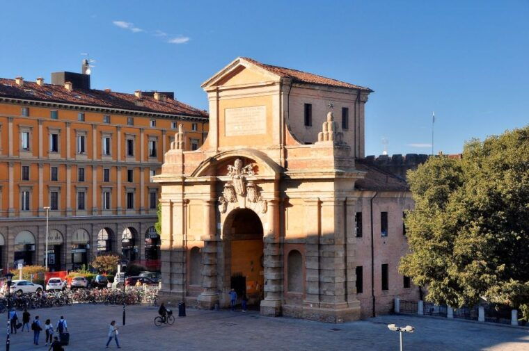 bologna-guided-architecture-walking-tour