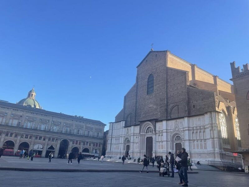 bologna-historical-highlights-walking-tour-with-local-guide-2
