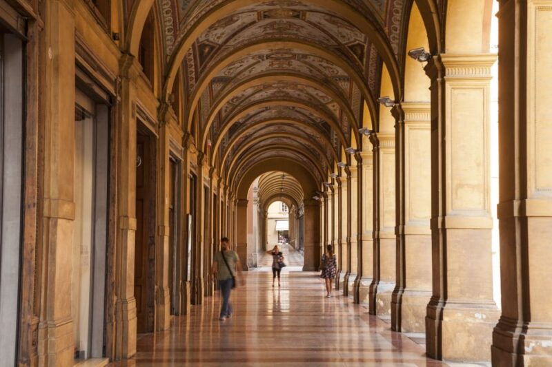 bologna-porticoes-and-basilica-san-luca-guided-tour