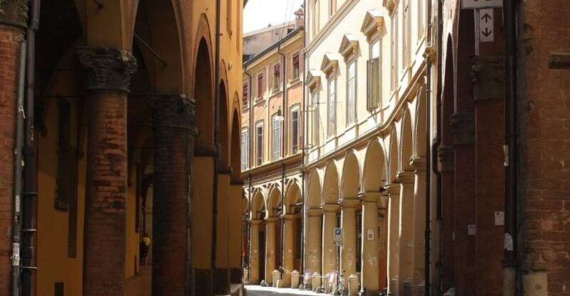 bologna-private-custom-tour-with-a-local-guide