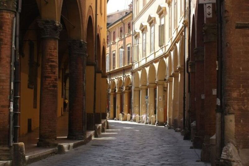 bologna-private-custom-tour-with-a-local-guide
