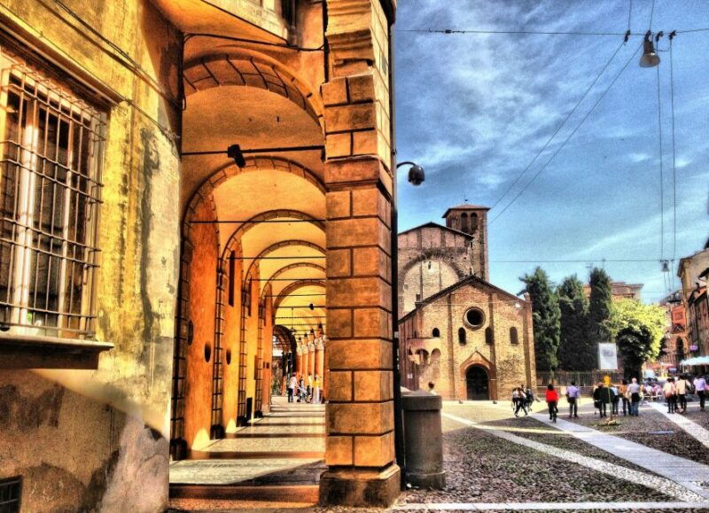 bologna-private-santo-stefano-tour-with-food-tasting