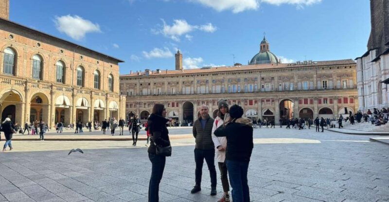 bologna-small-group-tour-with-the-historic-archiginnasio