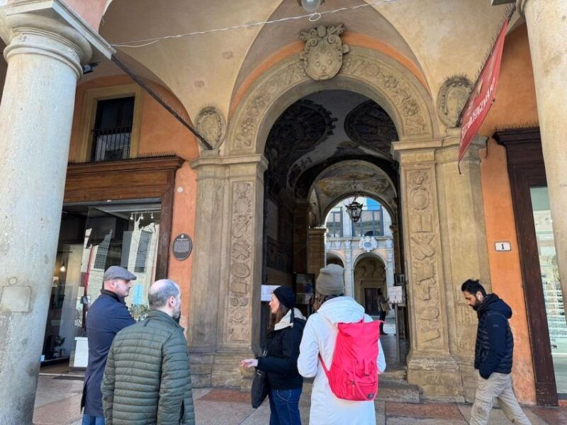 bologna-small-group-tour-with-the-historic-archiginnasio