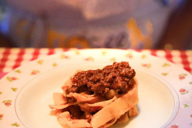 bologna-tagliatelle-ragu-home-cooking-class-with-wine