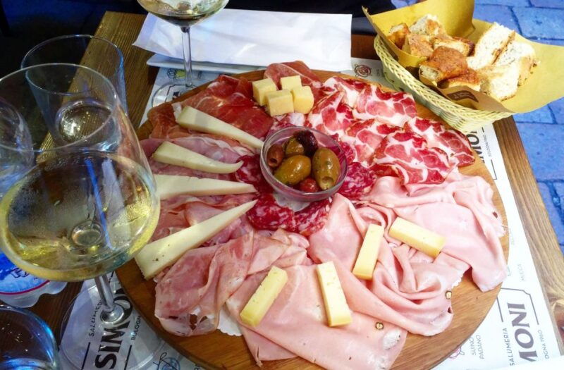 bologna-taste-local-specialties-on-a-guided-walking-tour