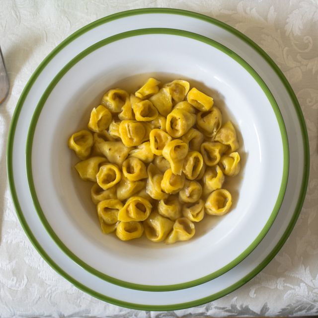 bologna-tortellini-masterclass-at-a-locals-home