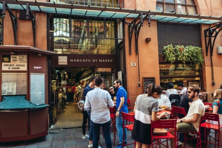 bologna-traditional-full-meal-walking-food-tour