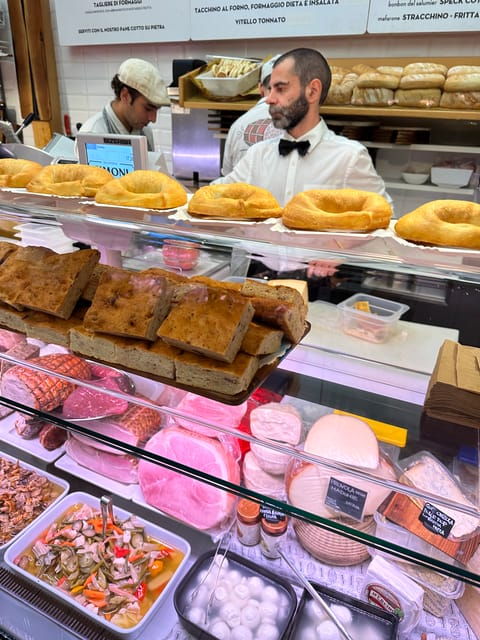 bologna-walking-food-tour-and-highlights-with-a-local-guide-2
