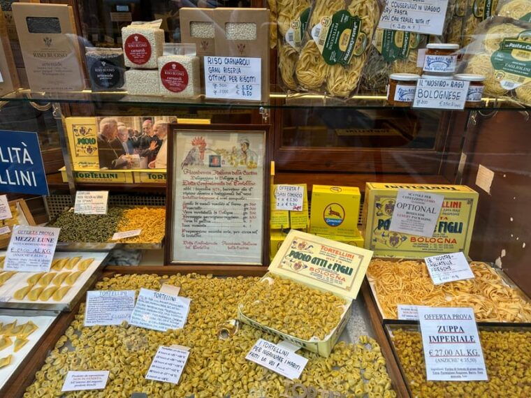 bologna-walking-food-tour-and-highlights-with-a-local-guide-2
