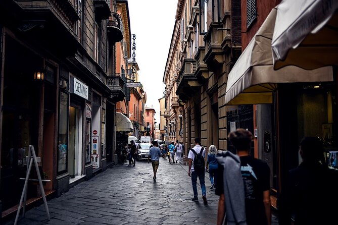 bologna-walking-food-tour-with-secret-food-tours