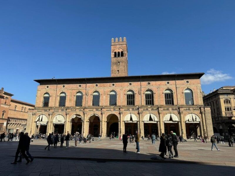 bologna-walking-tour-with-tower-sky-view-and-archiginnasio