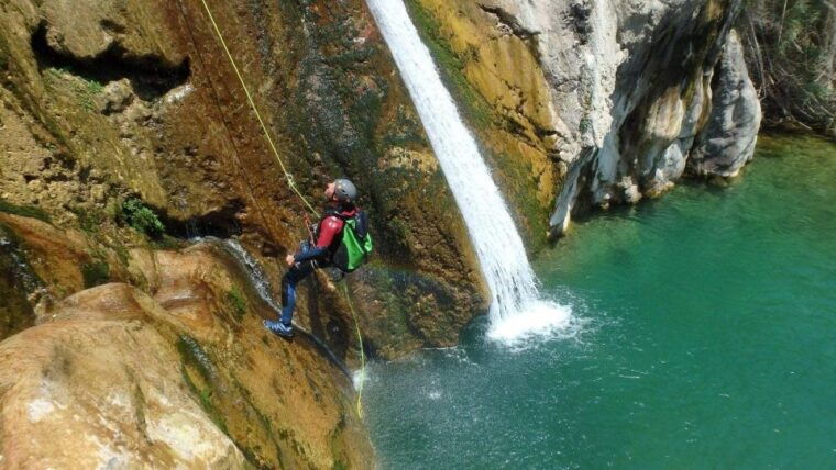 bolulla-canyoning-in-estret-de-les-penyes