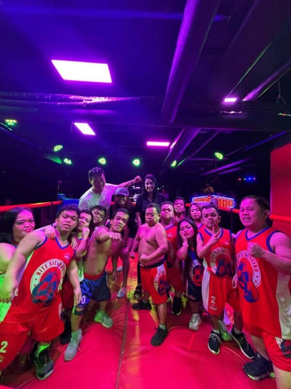 Bonifacio global city and Makati barhopping night life tour - Key Points