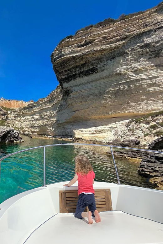 bonifacio-guided-boat-tour-and-snorkeling