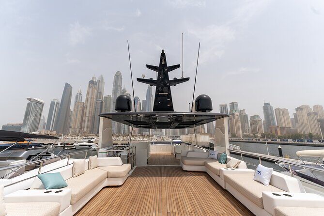 Book 3hr Luxury Yacht Rental Dubai - Get 1hr Free - Key Points