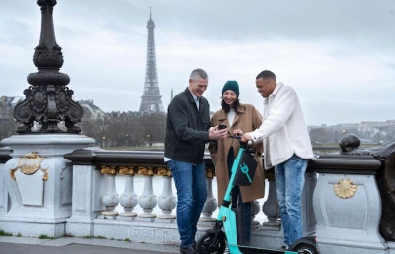 book-a-local-friend-explore-paris