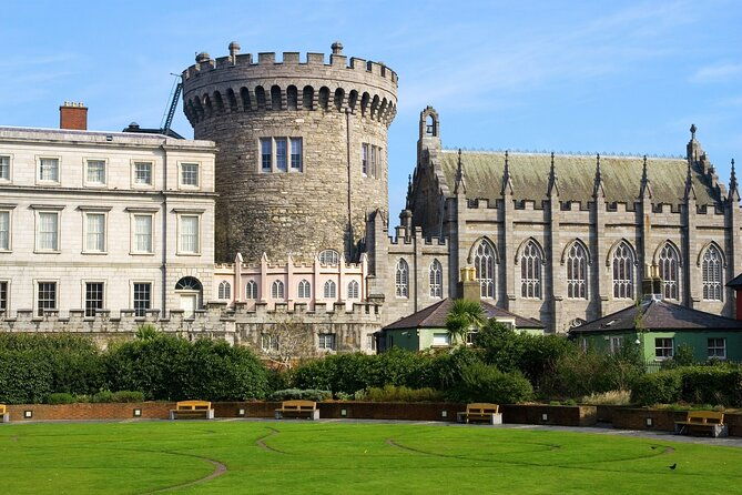 book-of-kells-dublin-castle-christ-church-cathedral-tour
