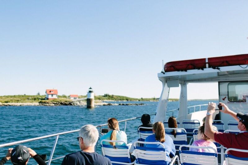 boothbay-harbor-cruise-lighthouses-lobster-haul-and-seals