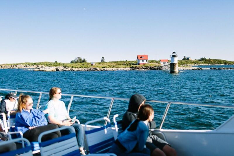 boothbay-harbor-cruise-lighthouses-lobster-haul-and-seals