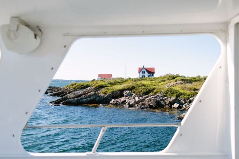 boothbay-harbor-cruise-lighthouses-lobster-haul-and-seals