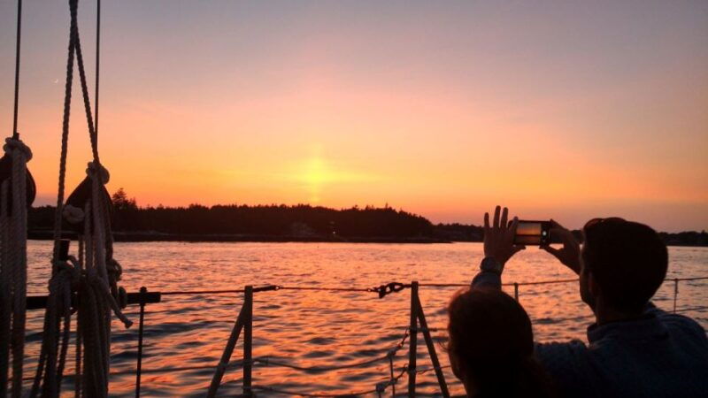 boothbay-harbor-sunset-sail-to-see-the-maine-coastline
