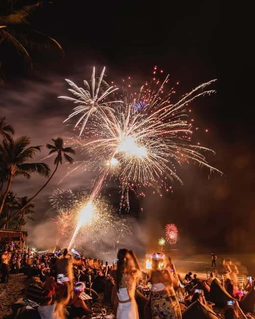 Bophhut: Coco Tam's Beach Bar Table Reservation - Key Points