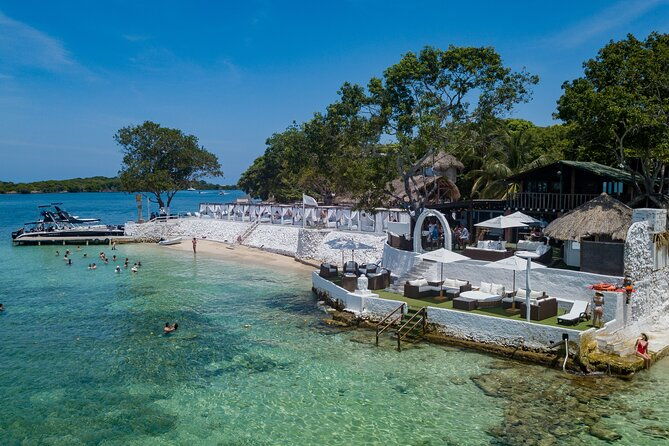 bora-bora-cartagena-beach-club-full-day-experience