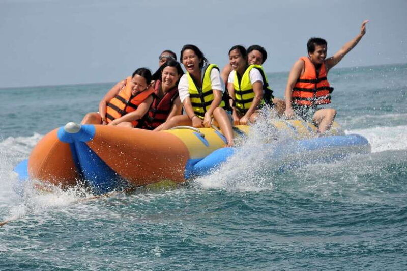 boracay-inflatable-banana-or-dragon-boat-ride