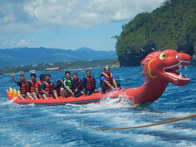 boracay-inflatable-banana-or-dragon-boat-ride