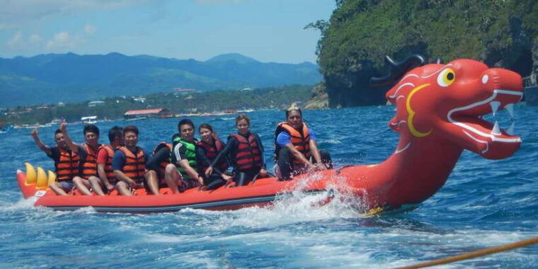 boracay-inflatable-banana-or-dragon-boat-ride