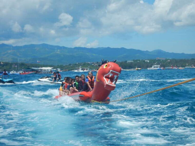 boracay-inflatable-banana-or-dragon-boat-ride