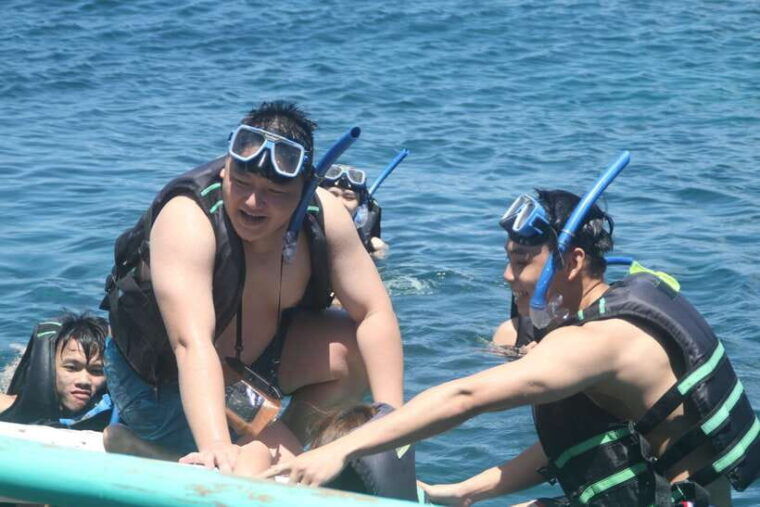 boracay-island-and-beach-hopping-boat-tour-with-snorkeling