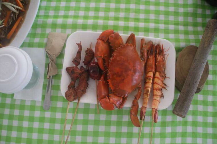boracay-island-and-beach-hopping-boat-tour-with-snorkeling