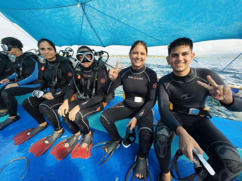 boracay-island-hopping-boat-tour-with-snorkel-and-scuba