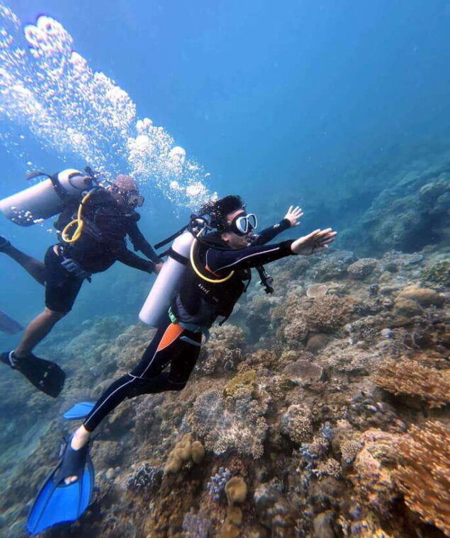 boracay-island-hopping-boat-tour-with-snorkel-and-scuba