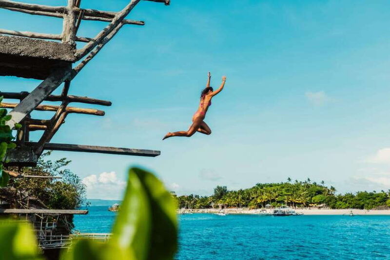 boracay-island-hopping-cliff-jumping-by-haqqy-life