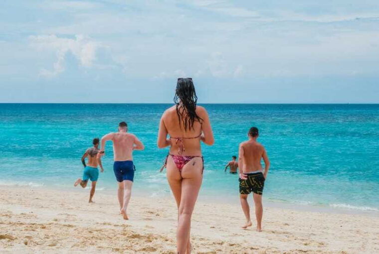 boracay-island-hopping-cliff-jumping-by-haqqy-life