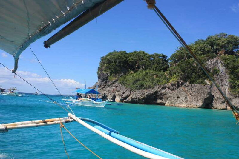boracay-island-hopping-with-buffet-lunch