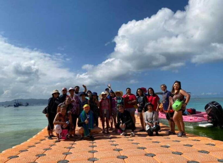boracay-island-hopping-with-lunch