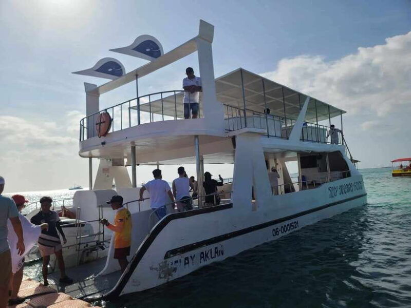 boracay-sunset-boat-party-experience