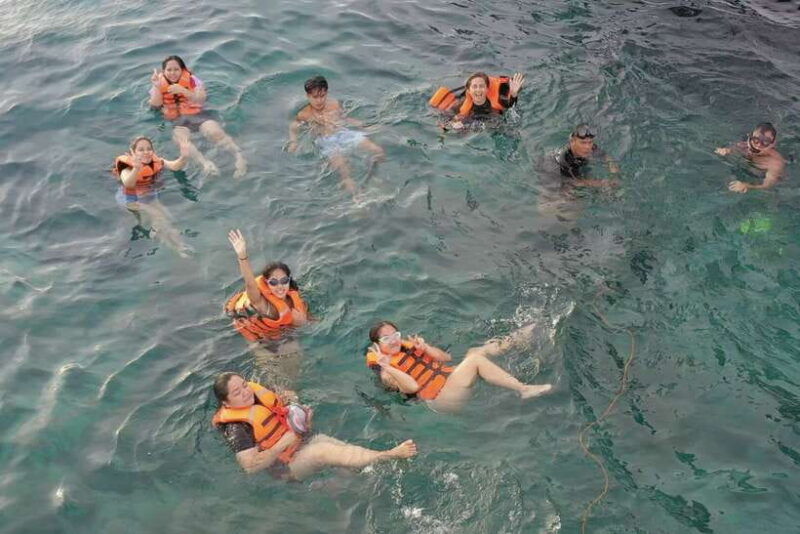 boracay-sunset-boat-party-with-snacks