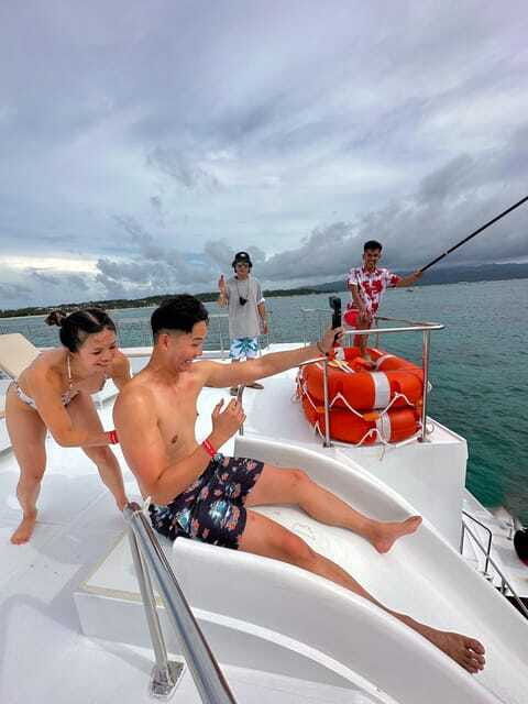 boracay-sunset-cruise-with-redwhale-party-yacht