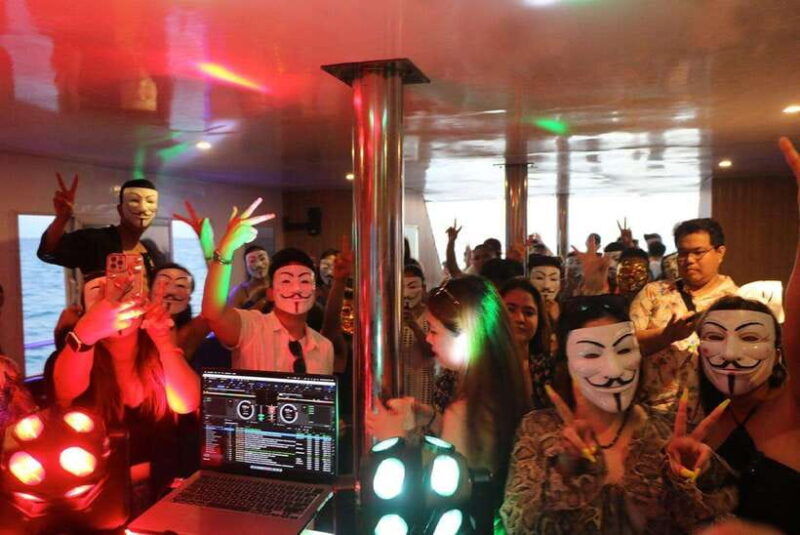 boracay-ultimate-party-cruise-aboard-the-andy-world-yacht