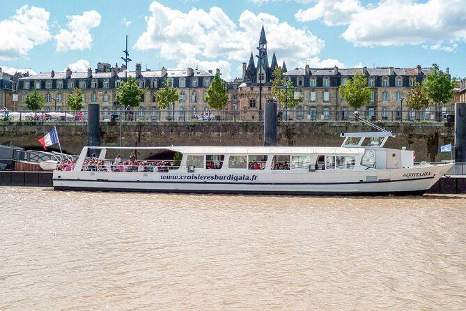 bordeaux-by-the-water-commented-cruise