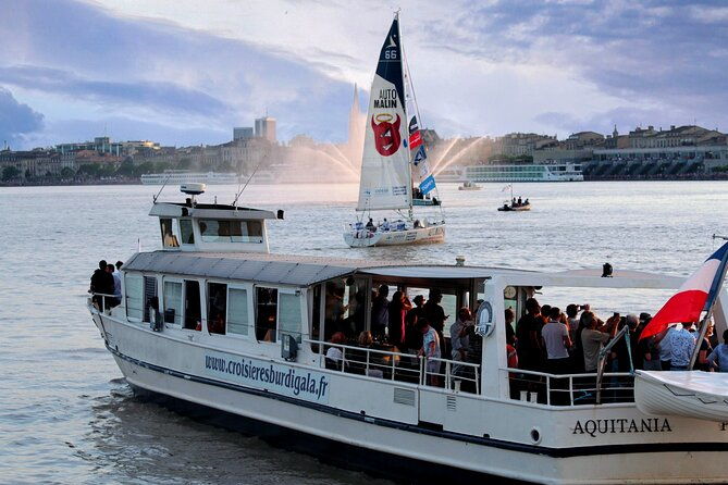 bordeaux-by-the-water-commented-cruise
