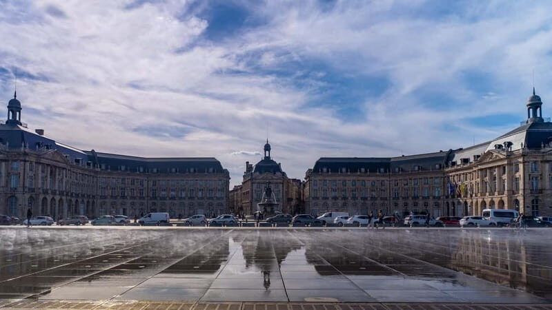 Bordeaux: Early Bird Small-Group Tour with Coffee & Pastry - Discover Bordeaux Before the Crowds: A Morning Tour with Coffee & Pastry