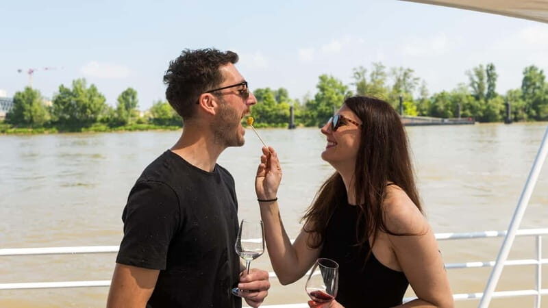 Bordeaux: Farmers Market Tour & Gourmet River Cruise - Key Points